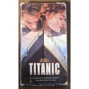 Titanic VHS 1998 2-Tape Box Set Leonardo DiCaprio Kate Winslet Oscar Winner